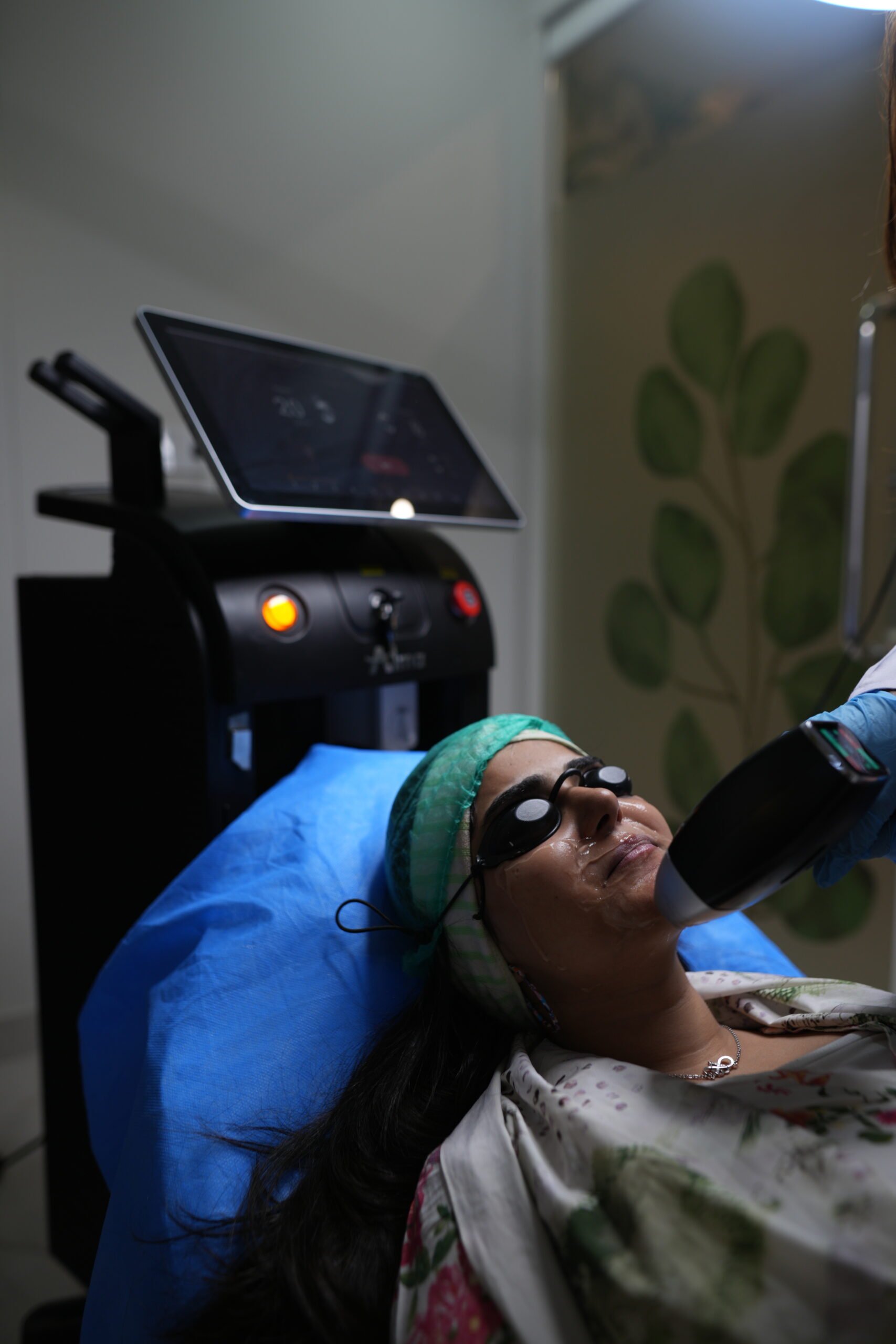 HydraFacial Treatment in Johar Town | Cosmothetics Clinic